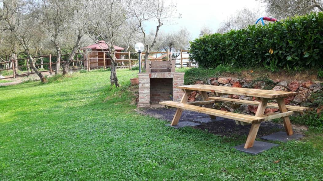 Nell'Antica Torre Di Fronte A Siena Apartment Luaran gambar